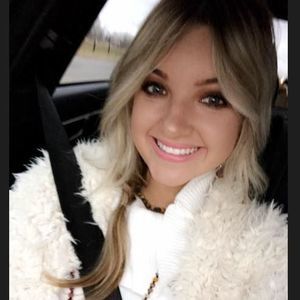 Meet your Posher, Olivia